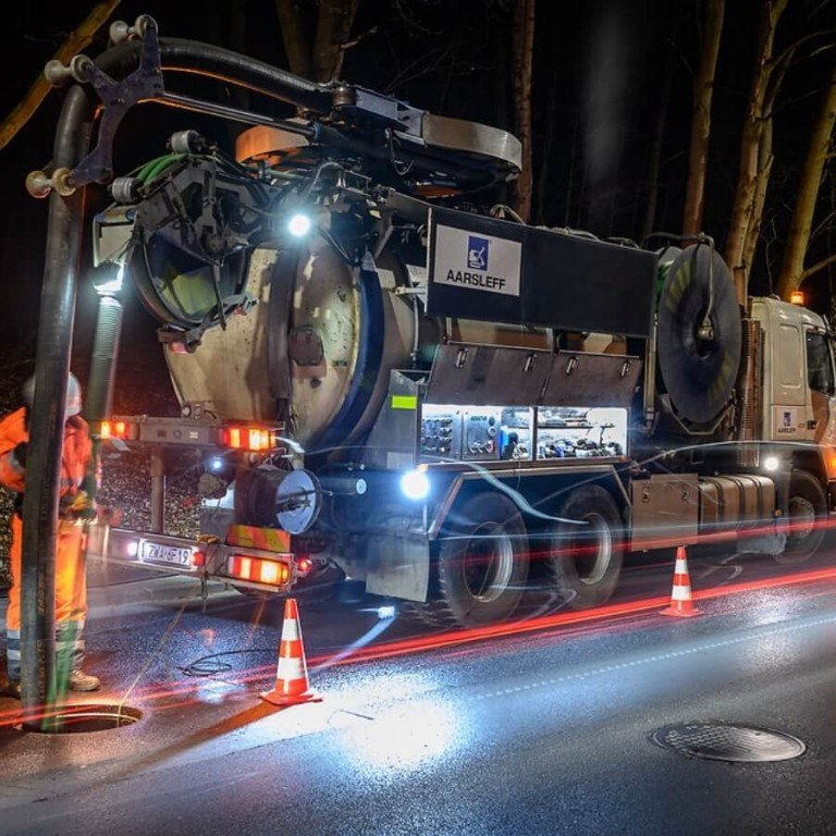 Renowacja rękawami utwardzanymi na miejscu za pomocą promieni UV